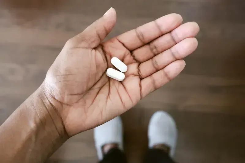 用废弃塑料做成的感冒药 你敢吃吗?
