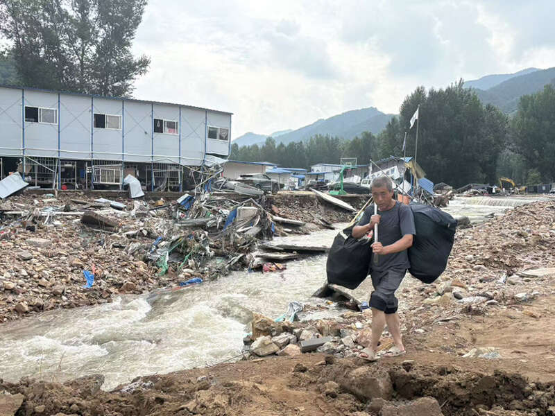 山洪过后的承德市六道河镇(图)