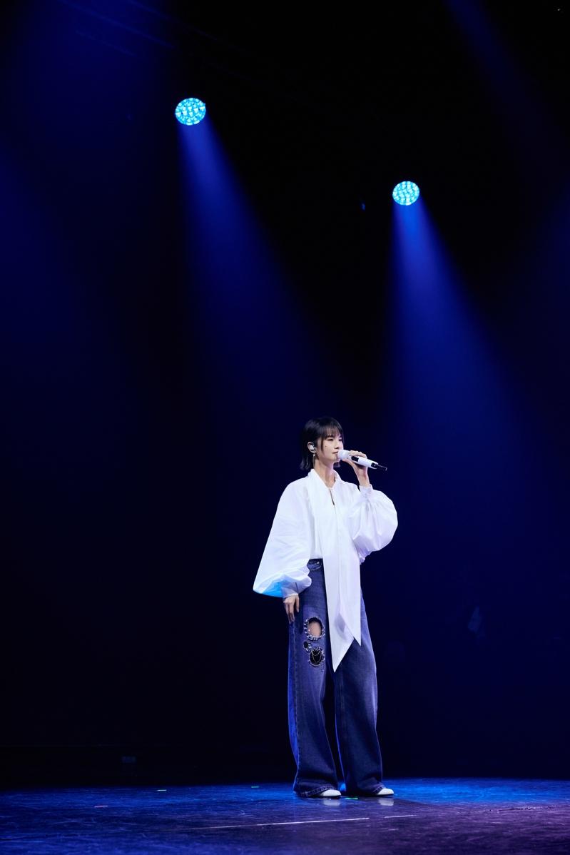 粉丝突丢核爆级催泪弹 杨丞琳武装全瓦解哭了道心声