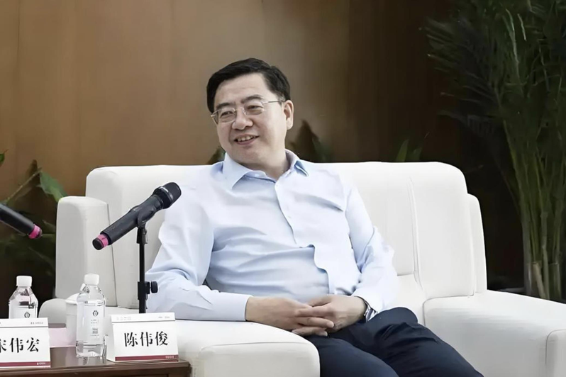 马兴瑞久未露面 新疆政府常务副主席陈伟俊被免职