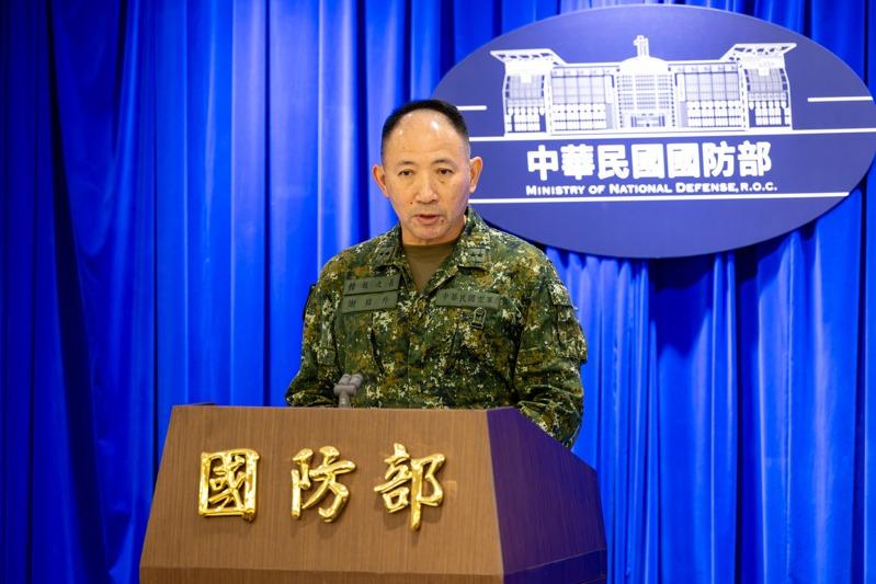 解放军对南北射击27枚火箭弹 史上落点最接近台湾本岛