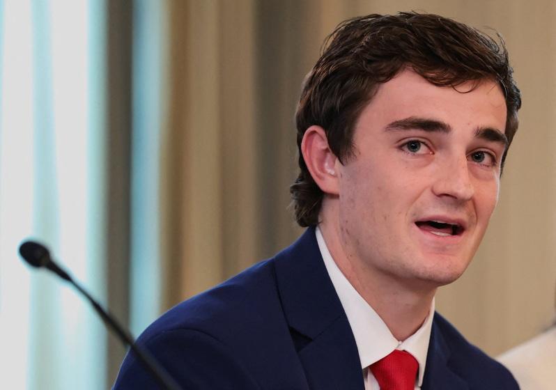 揭露明州福利诈骗的23岁独立记者早在16岁就叱咤社群媒体