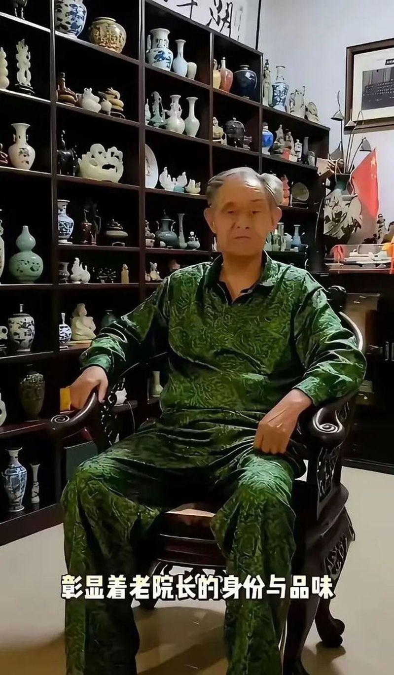 南京博物院前院长涉盗卖被带走 传别墅藏满古器、字画