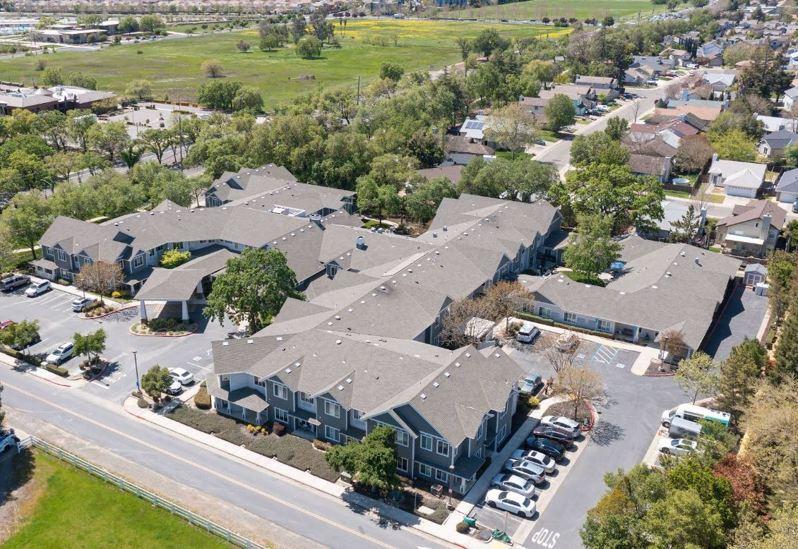 加州女子在家「遥控」全球多地恐攻血案 遭重判30年