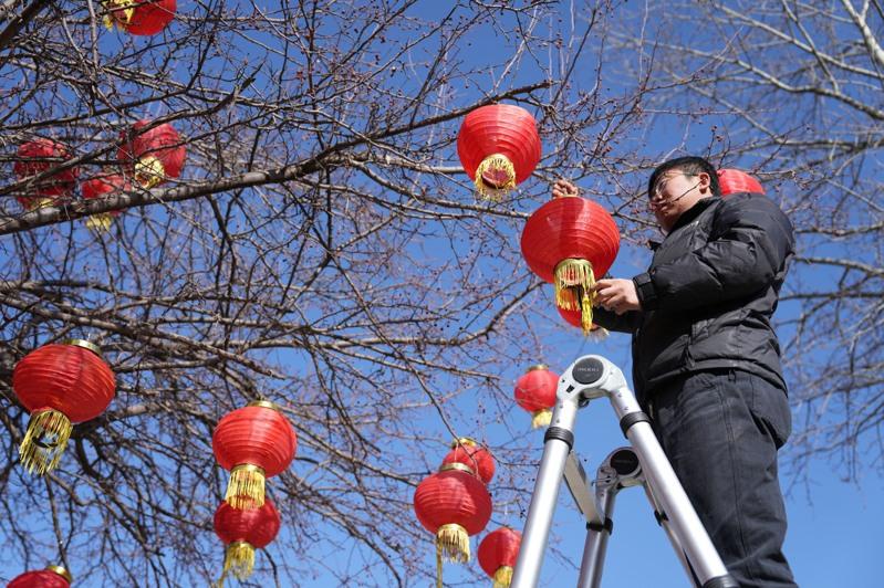 这一年「2个春节」 网友热议：能放两次假？ 答案扎心