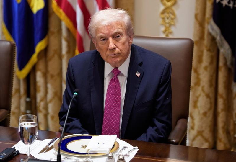 泽伦斯基周日带「新20点计划」会面 川普：没我同意、他啥也没有