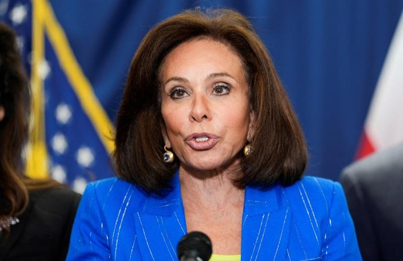 微信消息成铁证 印州华裔夫妇涉内线交易被捕