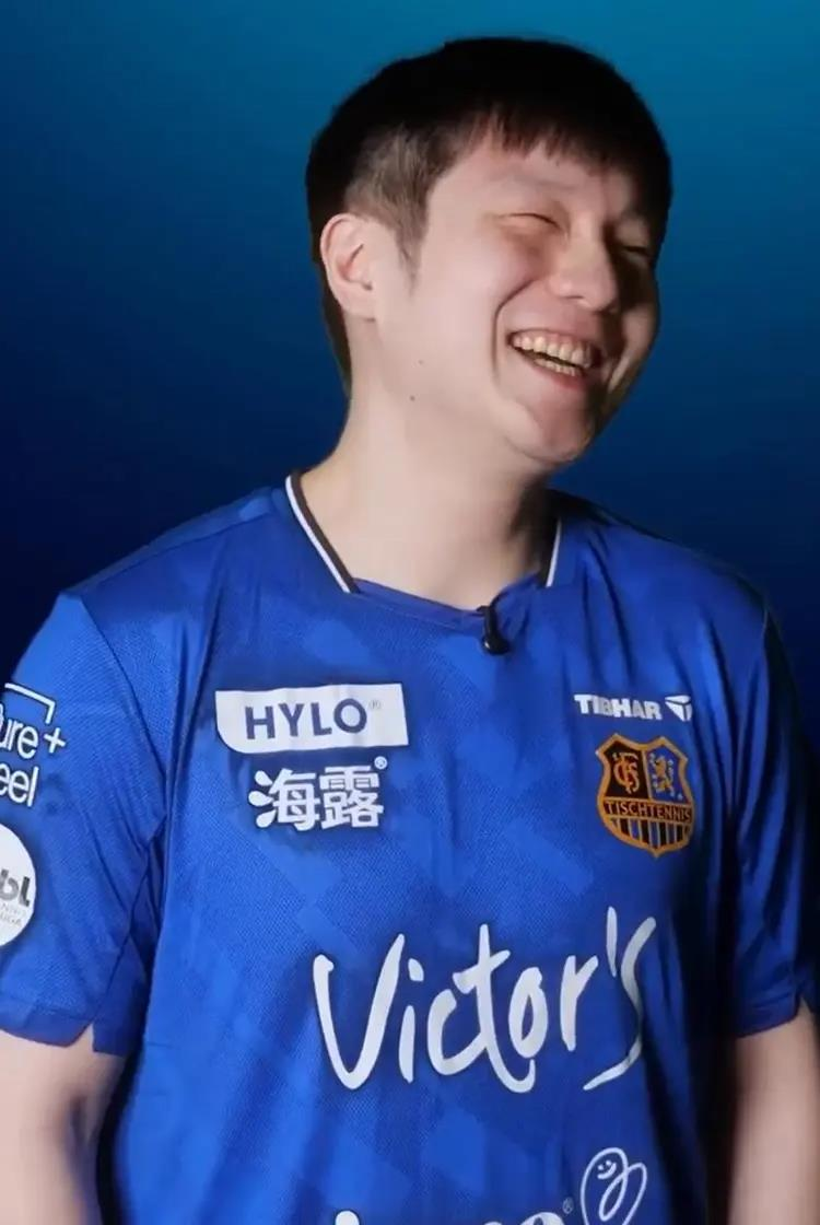 樊振东全英文受访 谈到新外号Funny 眼睛笑成一条缝