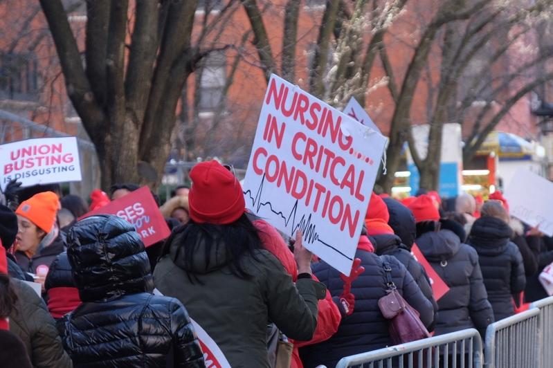 1.5万护士今晨开始罢工 纽约史上最大规模