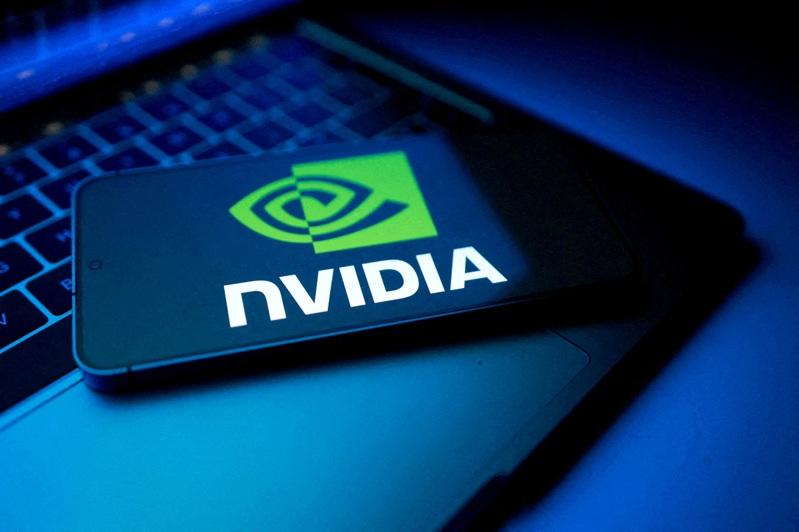 美媒：中国要求科技公司暂停订购Nvidia H200芯片
