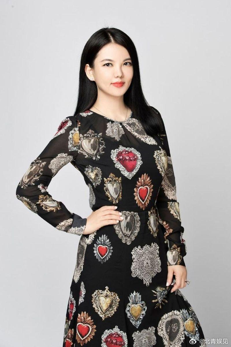 李湘炫富出事了？ 多个平台帐号被禁关注