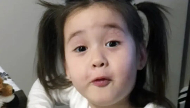 加国华人妈妈空中生女！5年后孩子嘴唇被打裂！膀胱破裂致死！