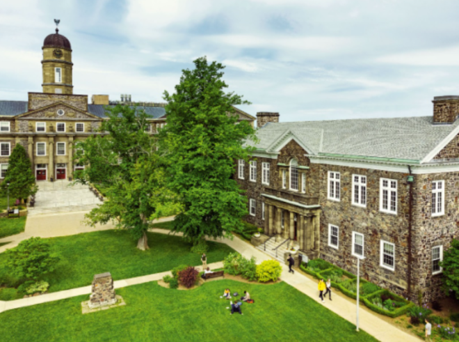 加拿大亚裔留学生被迫停学停工, 差点被”送走”! 移民部最后才认错