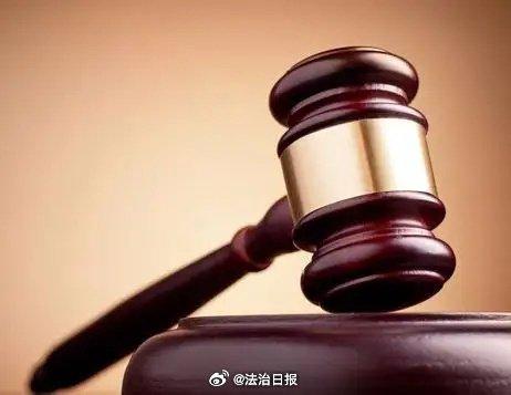 上海飞行员：小22岁情人骗走700万 女喊冤：交往十几年
